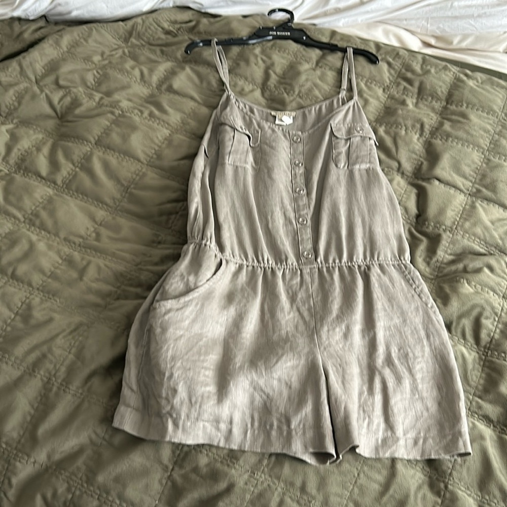 Linen jumper grey beige color